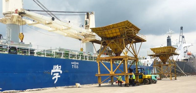 政府がJIIPE工業団地を含む工業団地の開発を奨励しているのはなぜですか？